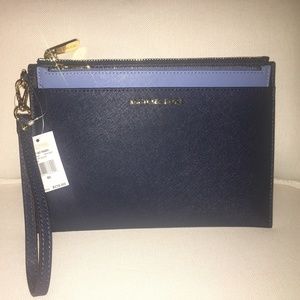 Michael Kors Jet Set XL Pop Out Clutch Wristlet